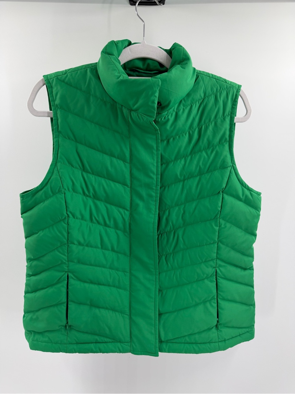 Talbots Bright Kelly Green Quilted Down Puffer Vest Size Medium Petite